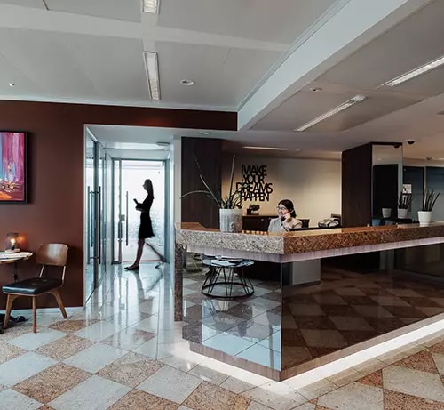 /media/36369/servcorp-schuman-reception.jpg